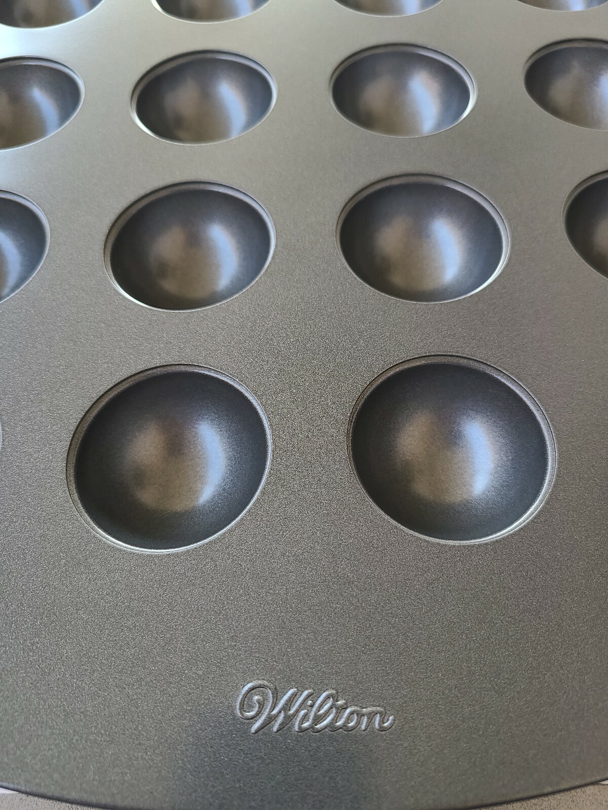 Wilton Cake Pops Pan Makes 20 Individual Pops Dishwasher Safe eBay