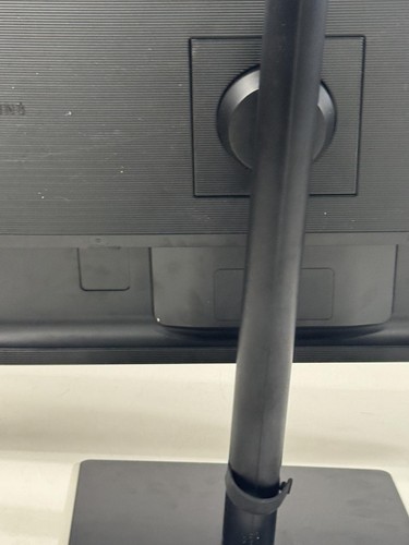 SAMSUNG 32-Inch ViewFinity S80PB Series UHD Monitor (DAMAGED SCREEN) - 第 9/10 張圖片