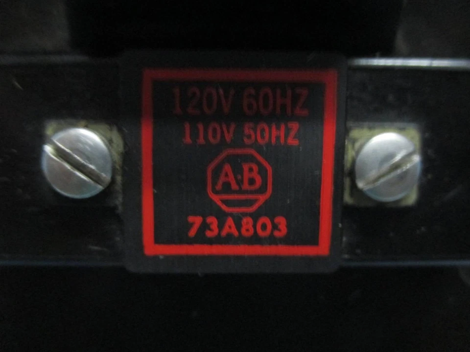 Allen Bradley AB 715VX-DOD12 Talla 3 Dos 2 Velocidades Arrancador 120V Bobina 50 HP Talla 3 D0D Foto 4 de 4