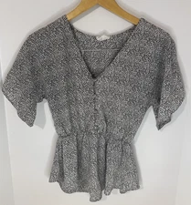 Sienna Sky Leopard Print Blouse Black & White XS V-Neck Flowy Top Women