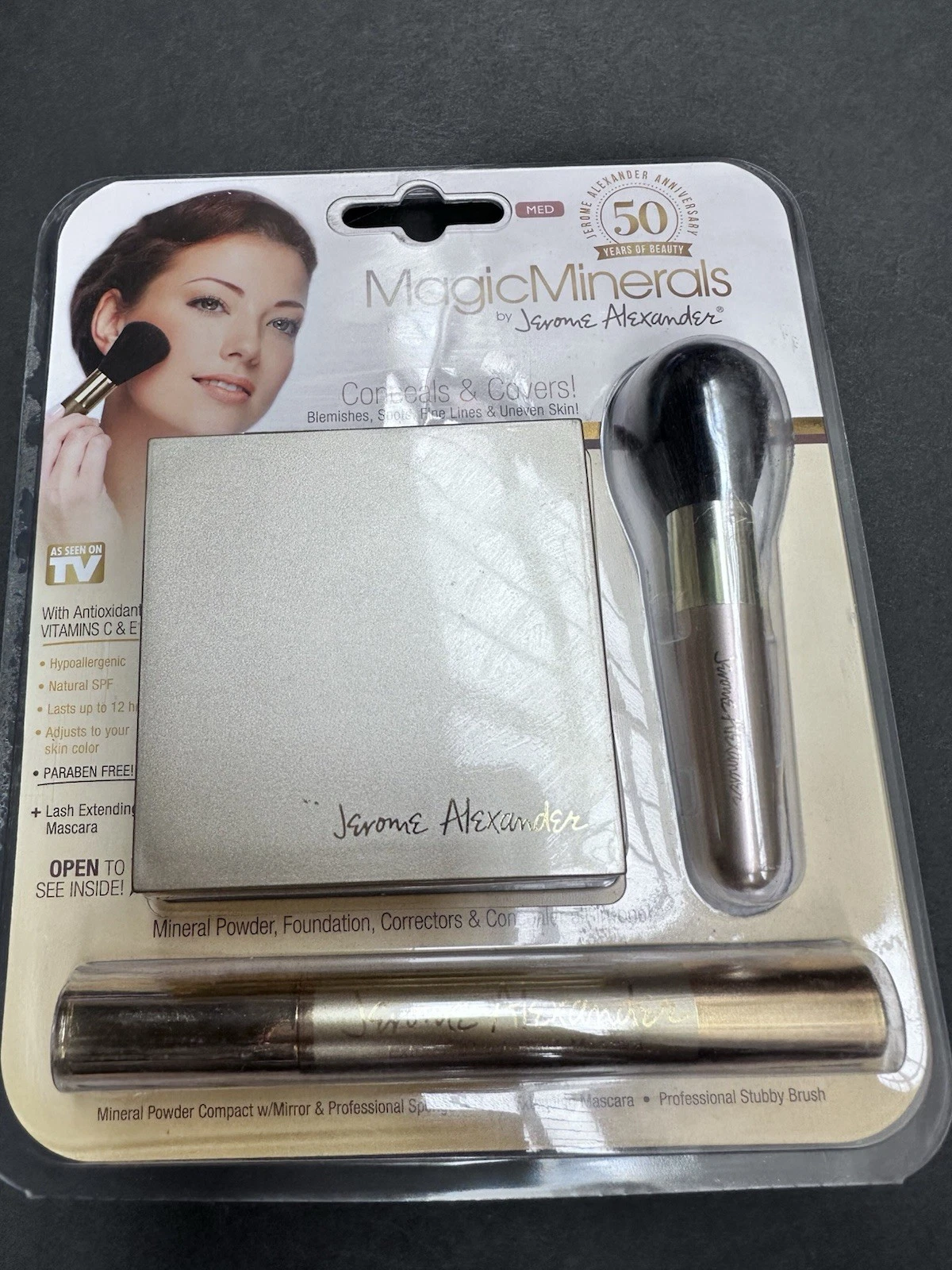Jerome Alexander MagicMinerals Conceals & Covers Foundation & Mascara - Medium