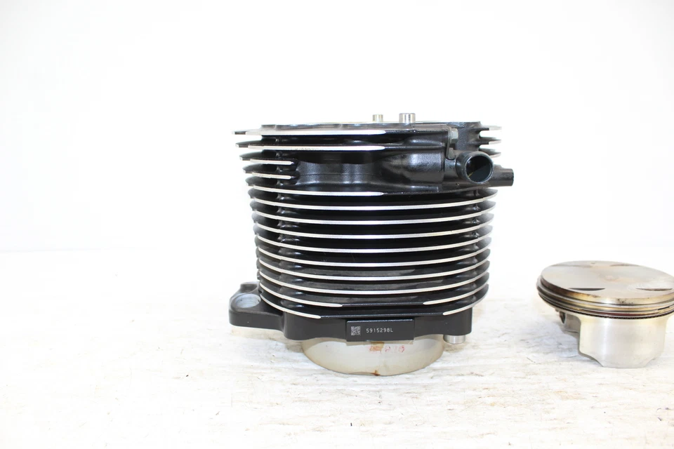 04-10 KAWASAKI VULCAN 2000 FRONT ENGINE MOTOR PISTON CYLINDER JUG 11005-0040 - Изображение 2 из 4