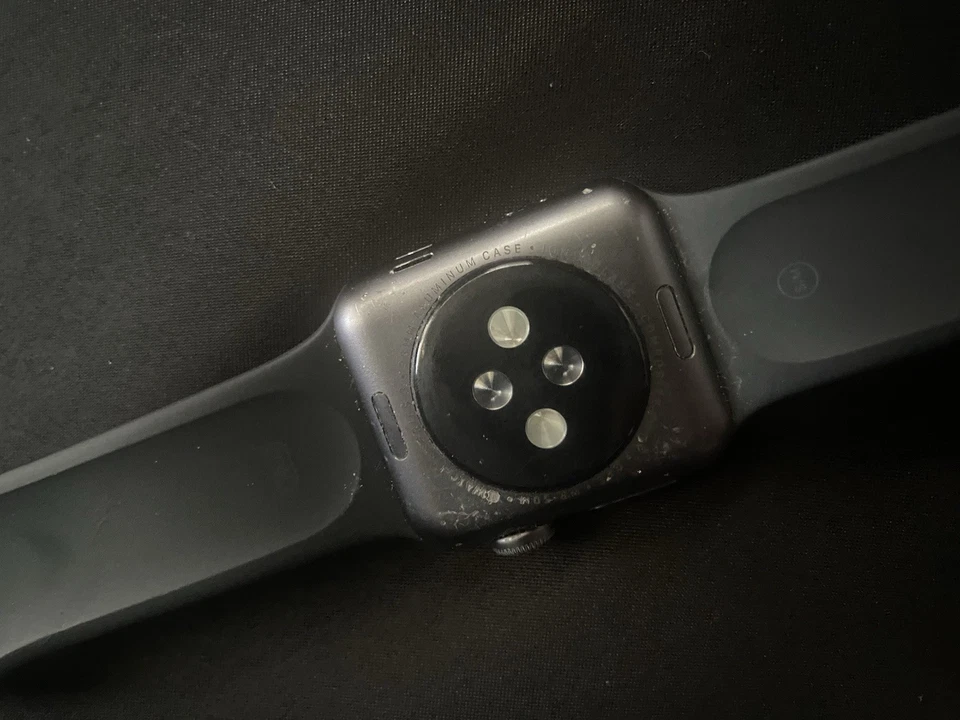 Apple Watch Series 3、38 毫米、深空灰色 带表带、Apple ID 或 iCloud — 第 4/4 张图片