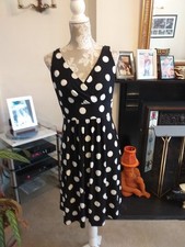 Chaps Sleeveless Dress - Black and White - Size Medium
