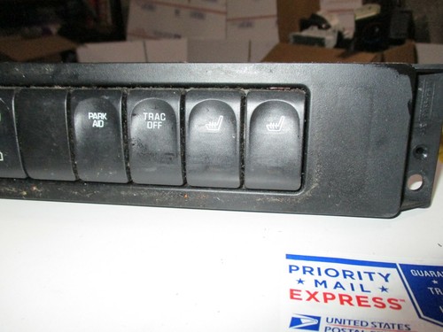 2004 RENDEZVOUS  CONTROL Park Aid / Traction / Wiper Control BUTTON CENTER TRIM  - Picture 6 of 12