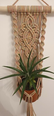 Handgefertigter Makramee Pflanzenhänger, Wohndeko, Boho, Farbe wählbar 