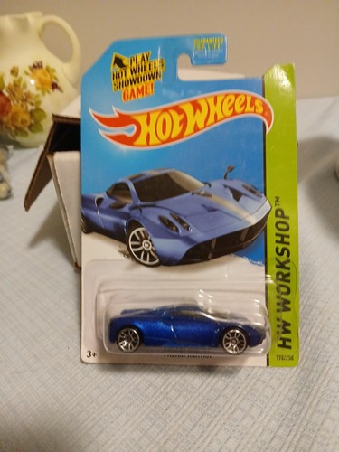 2013 HOT WHEELS HW WORKSHOP PAGANI HUAYRA BLUE 198/250 - Bild 1 von 3