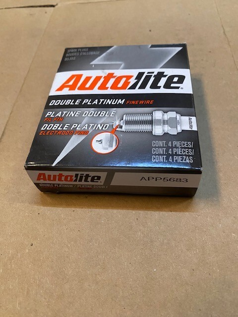 4 PACK AUTOLITE Double Platinum APP5683 Spark Plug
