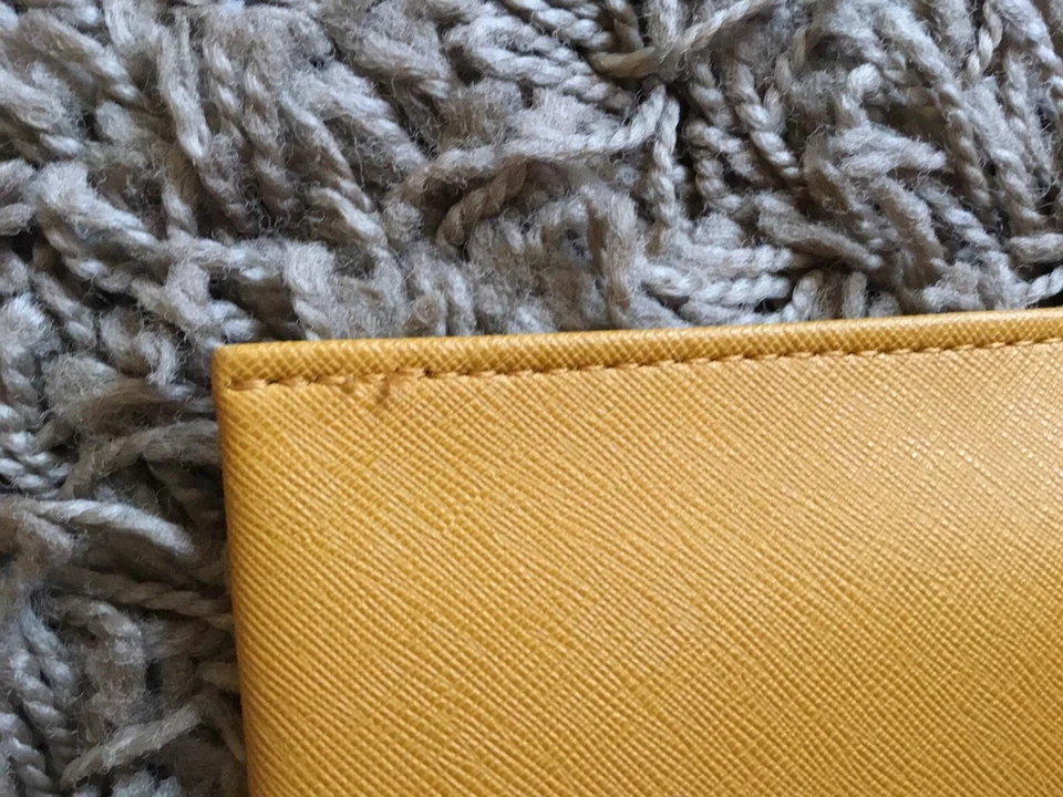 GUESS молнии кошелек с ремешком б/у в отличном состоянии - Изображение 3 из 4