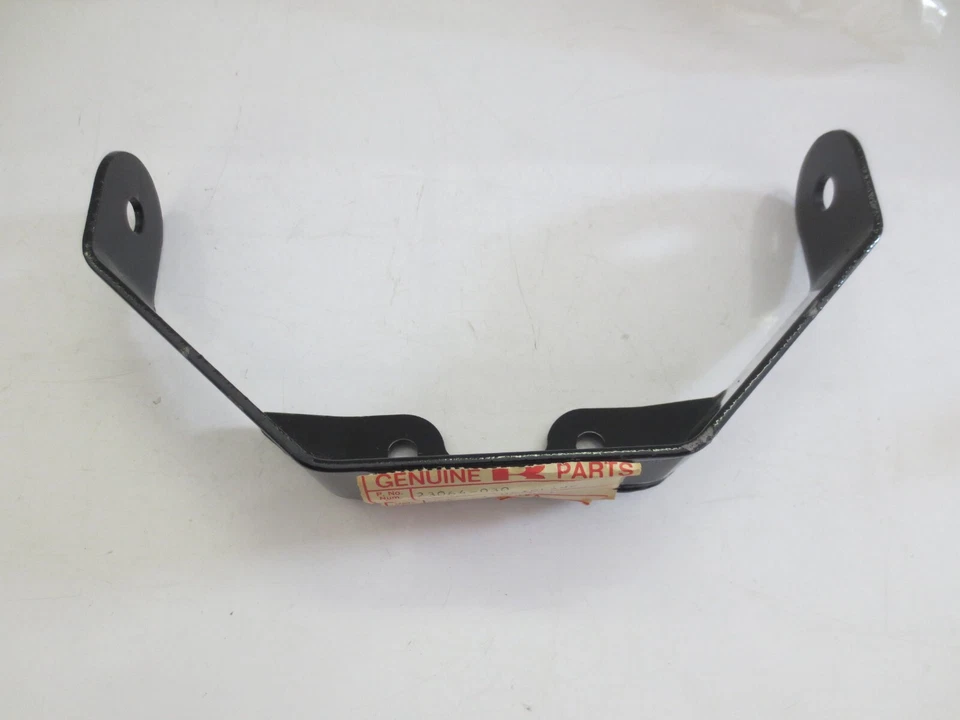 NUEVO Original OEM Kawasaki 76-80 KZ 900 1000 Soporte Lámpara Cabeza 23064-030 Foto 2 de 4