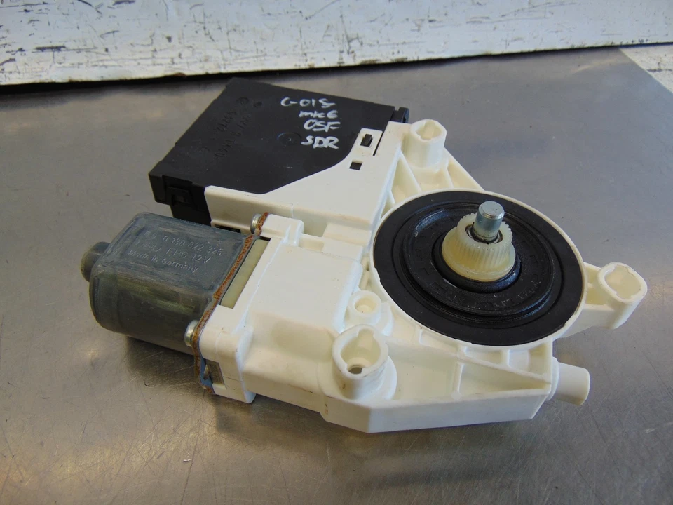 VW Golf Window motor 5 door 6 09-13 Drivers right front 5K0959793 - Image 3 of 4