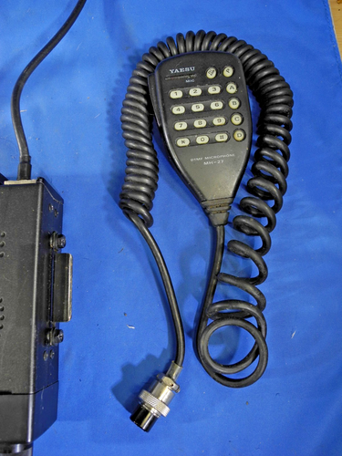 Transceptor móvil VHF/UHF Yaesu FT-5100 con micrófono, manual, soporte de montaje - Imagen 17 de 22