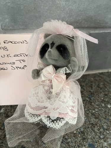 Sylvanian Families Bush Raccoon bride & Groom SSK - Picture 3 of 5