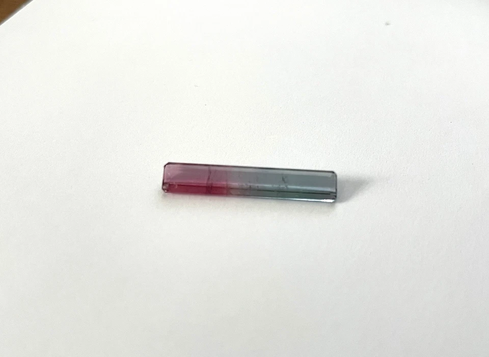 Bi Color Tourmaline Baguette 2.75ct 25.3mmx4.5mmx2.2mm - Image 4 of 4