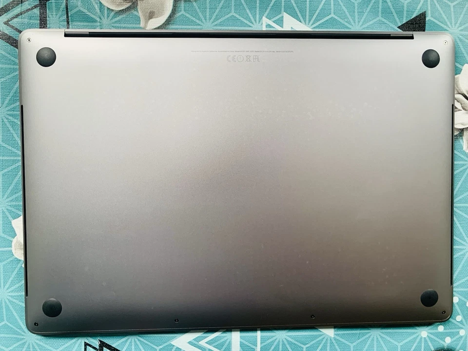 MacBook Pro 15“ Quad Core Intel i7 16GB RAM 256GB SSD 2GB Graphics Space Gray - Bild 3 von 4