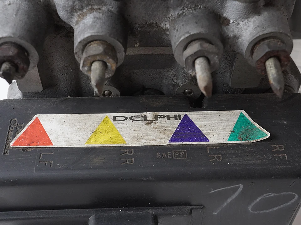 2001 - 2005 Chevrolet Impala Power Brake Master Cylinder Reservoir 16012622 Oem - Image 3 of 4