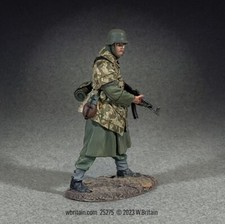 W Britain - German Grenadier Standing with StG 44, Winter 1944-45 #25275