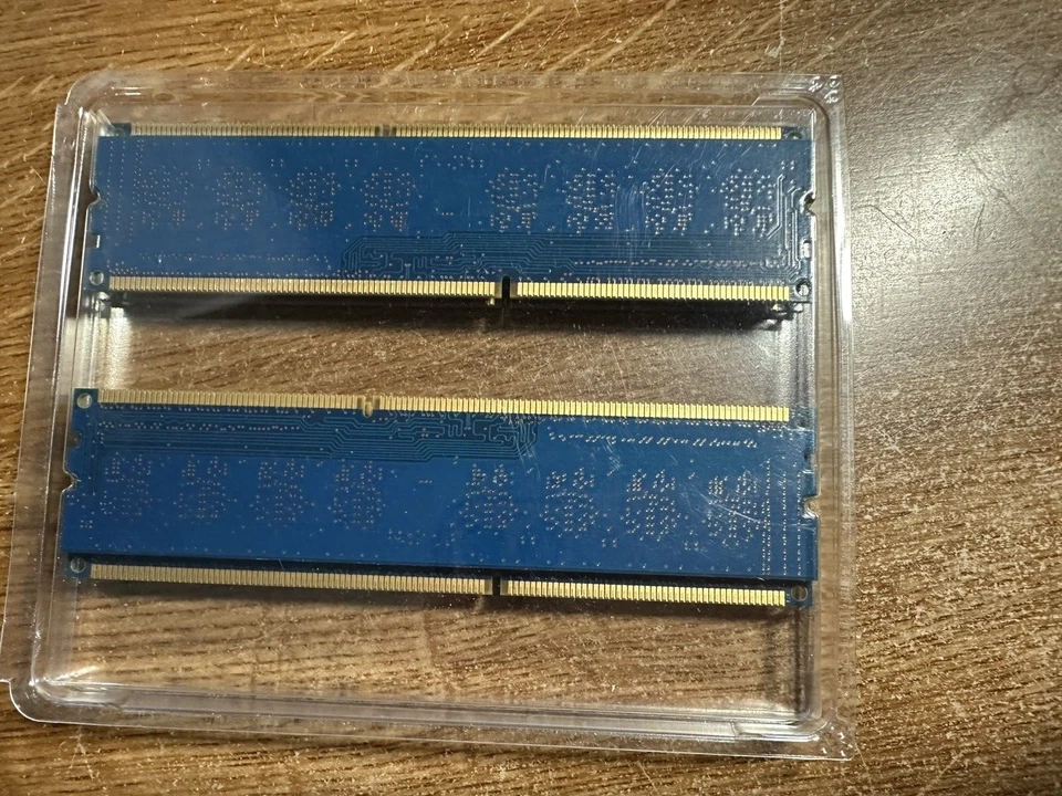 NUEVO Juego de 2 ELPIDA 1GB 1Rx8 PC3 8500U EBJ10UE8BDF0-AE-F Memoria RAM de Escritorio Foto 3 de 3