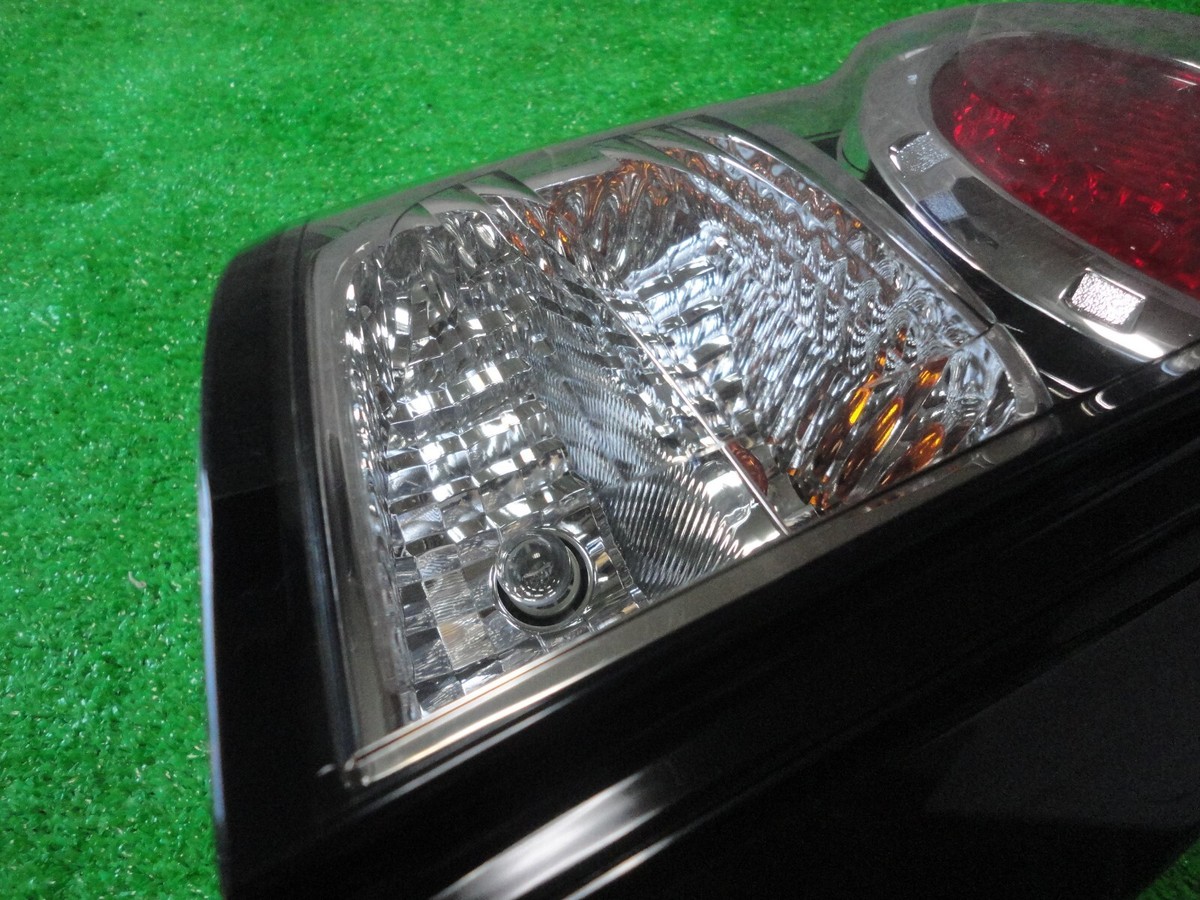 y*s様 最終値下げ！レノックス　カーミッイト TOYOTA Rumion Scion XB NZE ZRE NZE151N NZE152N Genuine Tail Lights