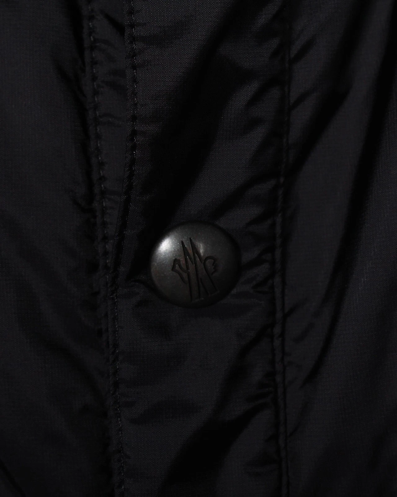 Moncler Giubbotto imbottito trapuntato in nylon uomo nero Xl