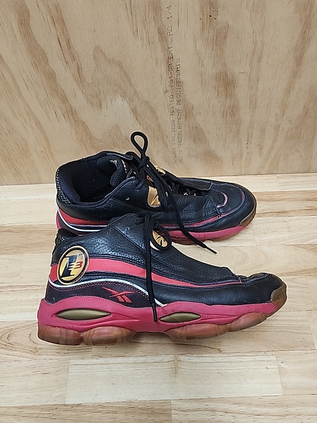 Reebok The Answer DMX 10 Men Size 9.5 J02565 Black Red Gold Training Shoes
