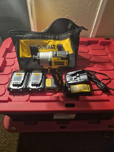 DEWALT DCF845D1E1 20V MAX XR Impact Driver Kit