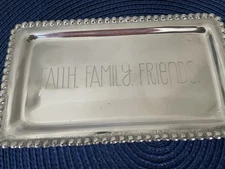 Mariposa “Faith, Family, Friends” Statement Tray