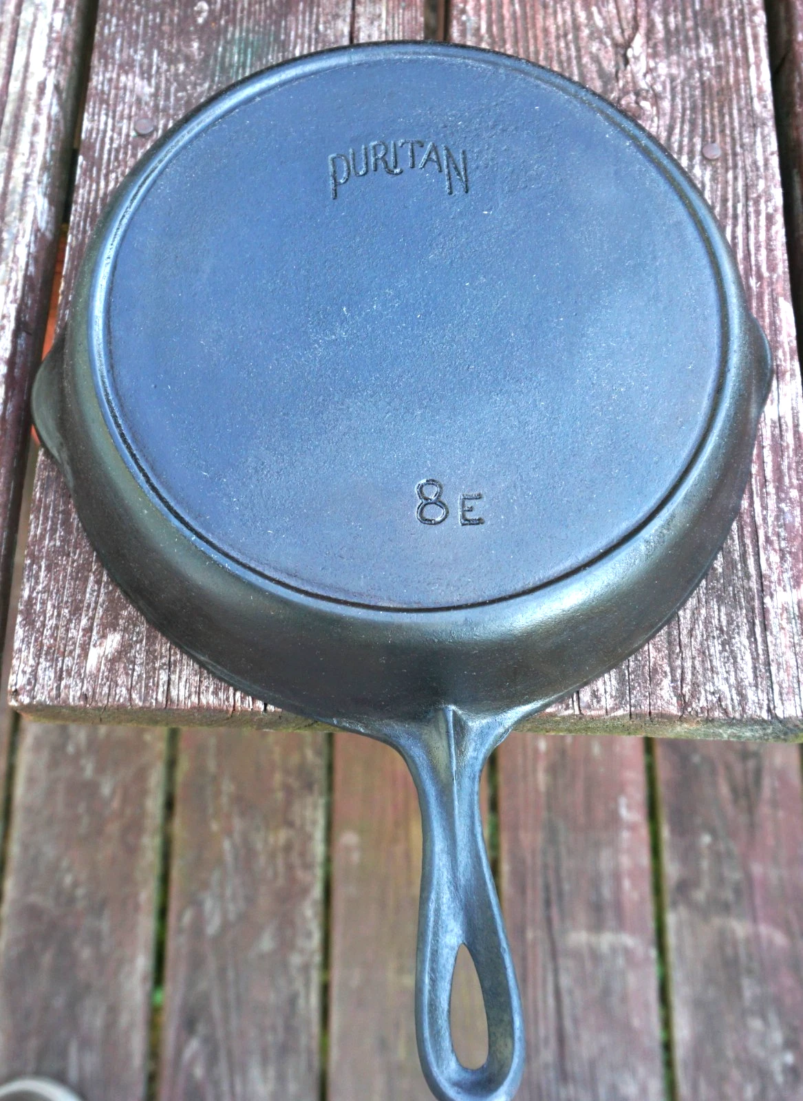 Vintage Puritan 8 E Cast Iron Skillet Heat Ring Double Pour Spouts