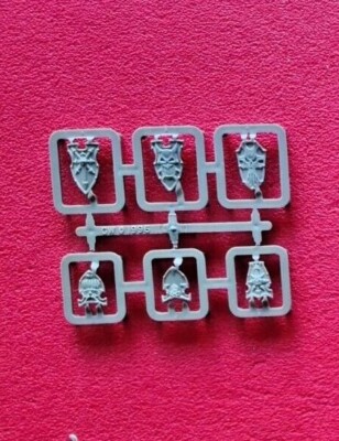 CLASSIC CHAOS WARRIORS SHIELDS - OOP NEW ON SPRUE WARHAMMER FANTASY OLDHAMMER