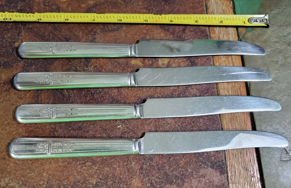 🔎LOT OF 4 c1939 CELEBRITY WILD ROSE SILVERPLATE HANDLE NEW FRENCH SOLID KNIVES  - Image 4 of 4