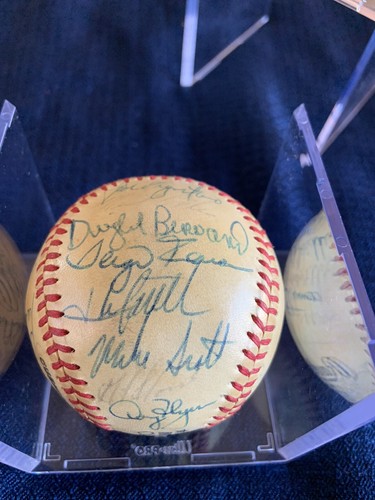 Joe Torre autographed New York Mets Team autographed MLB ball - Picture 3 of 12