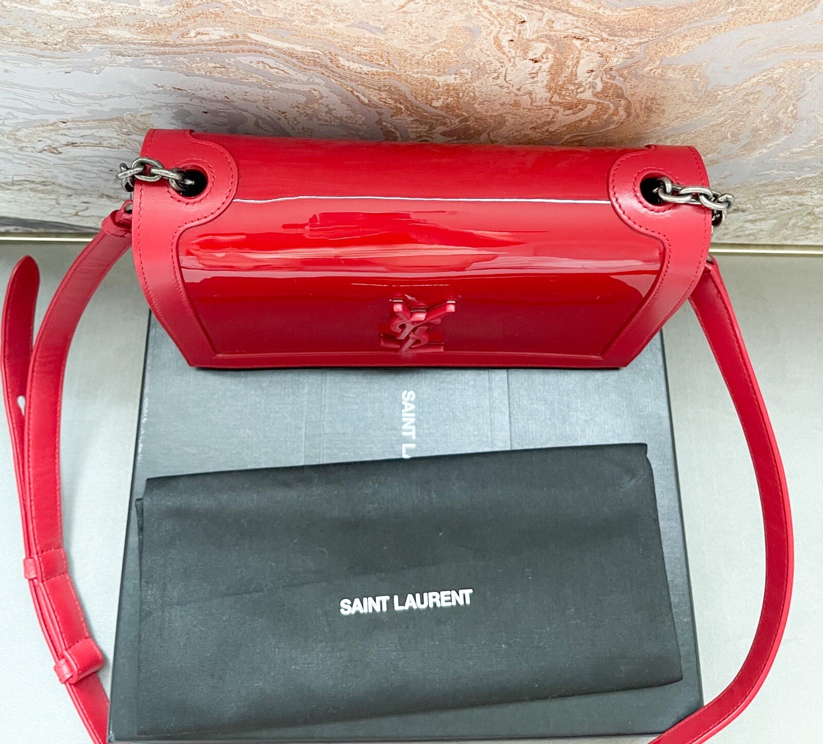 Borsa a tracolla Saint Laurent Book in pelle verniciata rossa