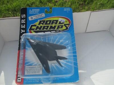 ROAD CHAMPS F117A BLACKJET STEALTH NEU AUF KARTE Flugzeug ca. 12cm lang