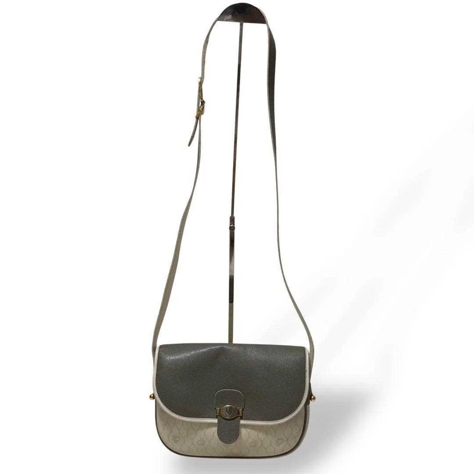 Bolsa de ombro Christian Dior padrão favo de mel PVC couro usada do Japão - Imagem 2 de 4