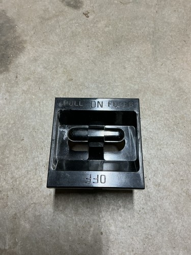 Square D  60 Amp Pull Out Fuse Holder Used M-224075  