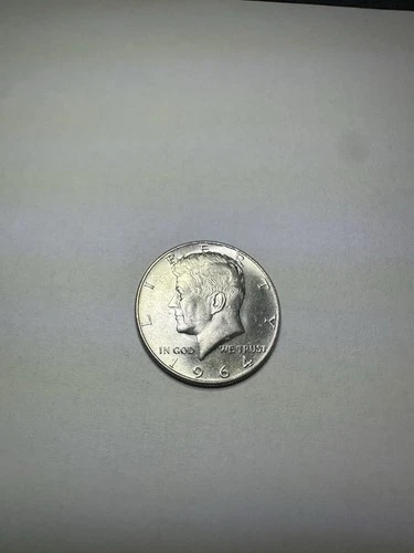 BEAUTIFUL 1964 KENNEDY HALF DOLLAR COIN 90% SILVER NICE COIN!!!