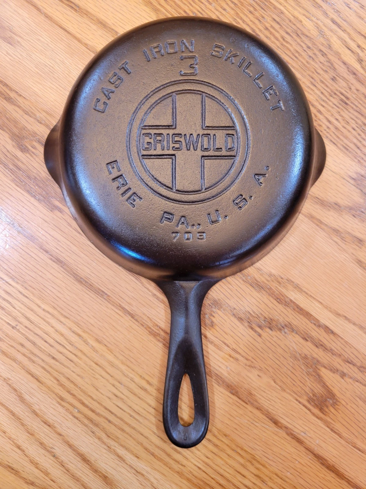 Griswold LBL cast iron skillet
Opens in a new window or tab