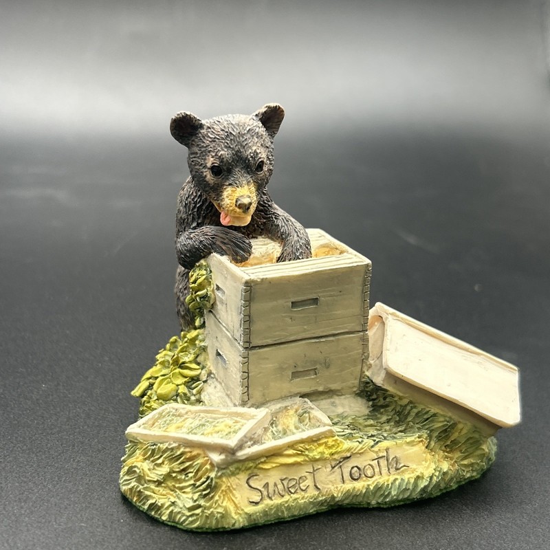 Vintage Cold Cast Porcelain Lowell Davis "Swe@t Toot&)" Figurine 1993