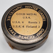 1980 Olympics Hockey Puck RARE Gold Back Given To Team & Past Players Provenance
