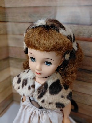 VT 20 Revlon Doll, Silk And Fur Costume