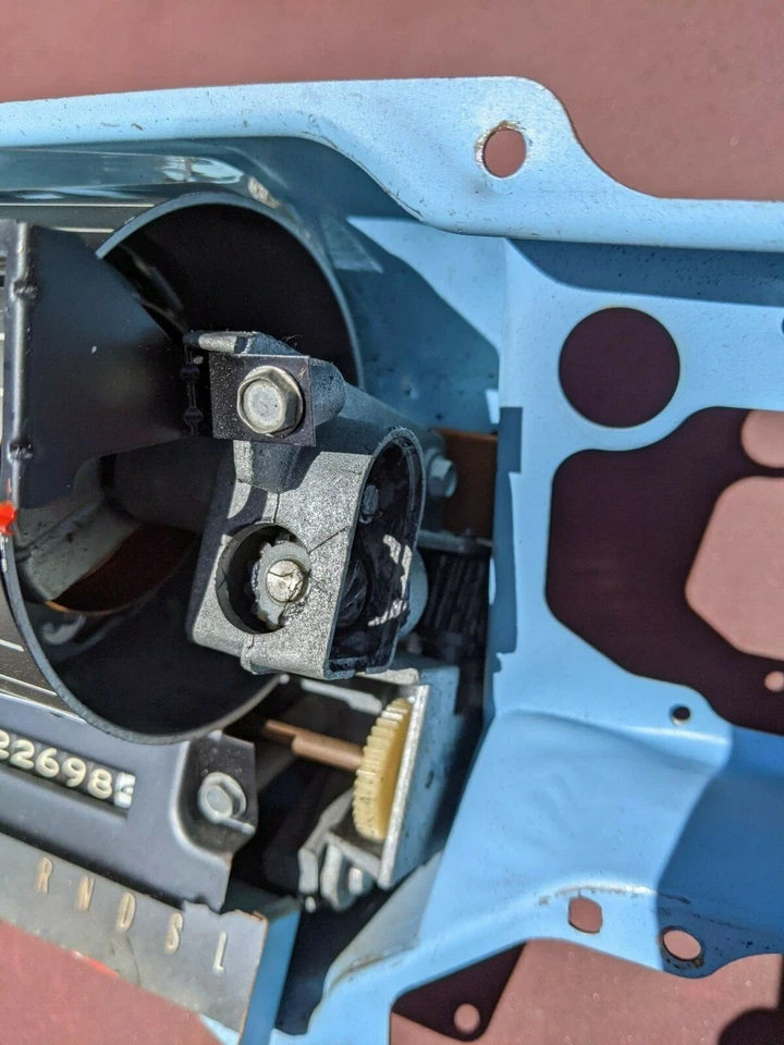 Velocímetro y carcasa Oldsmobile Toronado 1966 1967 1968 1969 1970   Foto 2 de 3