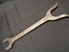 Ancienne clé tracteur voiture vieux outil métier lot de bord maréchal ferrant 