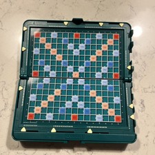 Pocket Scrabble Travel Magnetic Board Game Hardcase Mattel 100 tiles 