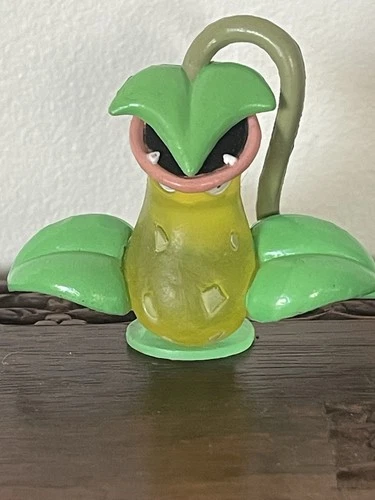 Vintage Tomy Pokemon Translucent Victreebel  Figure  2 in 1990’s late 2000’s
