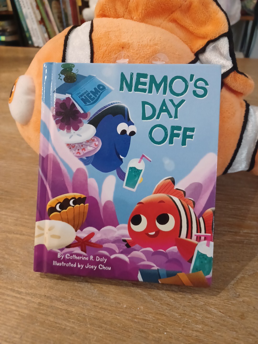 Disney Nemo Clownfish 12" Plush +5"x 7" Book "Nemo's Day Off" Kohl's