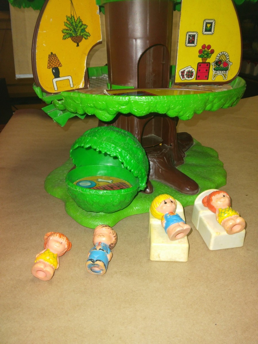 Vintage 1975 General Mills Fun Kenner Tree Tots Family Pop-up Tree House  Toys