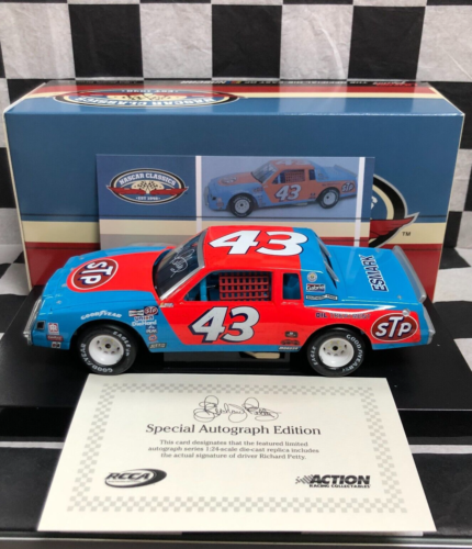 Richard Petty #43 1981 North Wilkesboro Win 1981 Buick 1:24 scale AUTOGRAPHED - Picture 1 of 9
