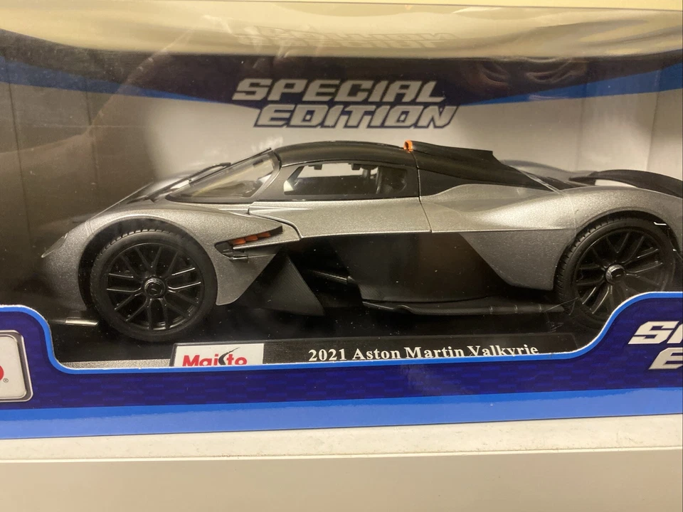 Maisto escala 1:18 2021 Aston Martin Valkyrie en plata modelo de coche fundido a presión Foto 3 de 4