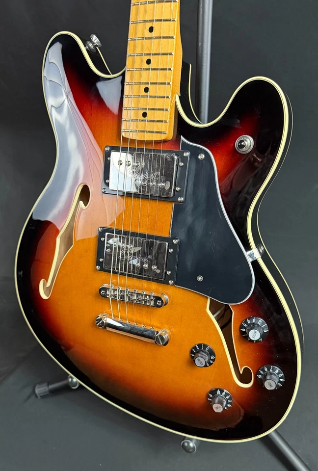 Guitarra Eléctrica Squier Classic Vibe Starcaster Cuerpo Semi-Hueco 3 Tonos Sunburst Foto 4 de 4