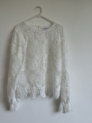 Valley girl White Lace Top Long Sleeves. Size 14